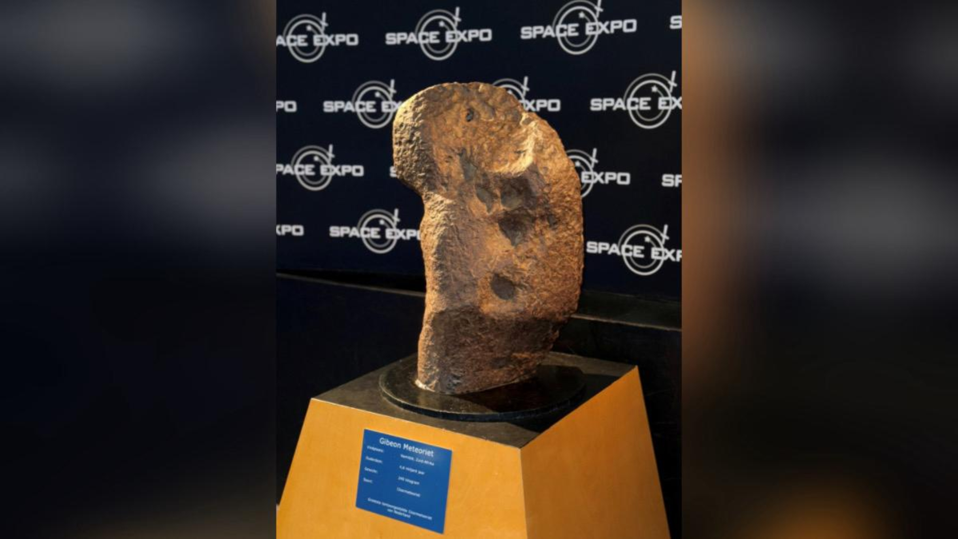 De meteoriet is 4,6 miljard jaar oud.