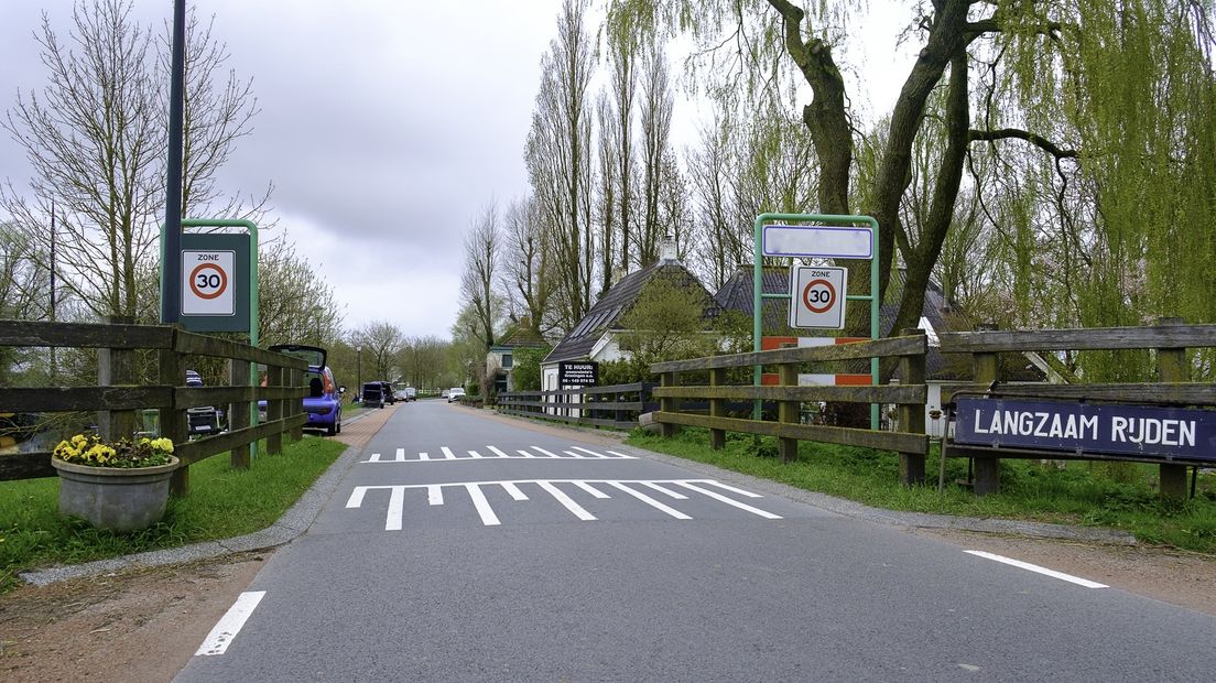 De entree van een van de gehuchten uit de quiz