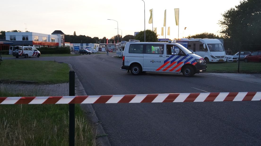 Politie aan de Transportbaan in Winschoten, na de schietpartij daar