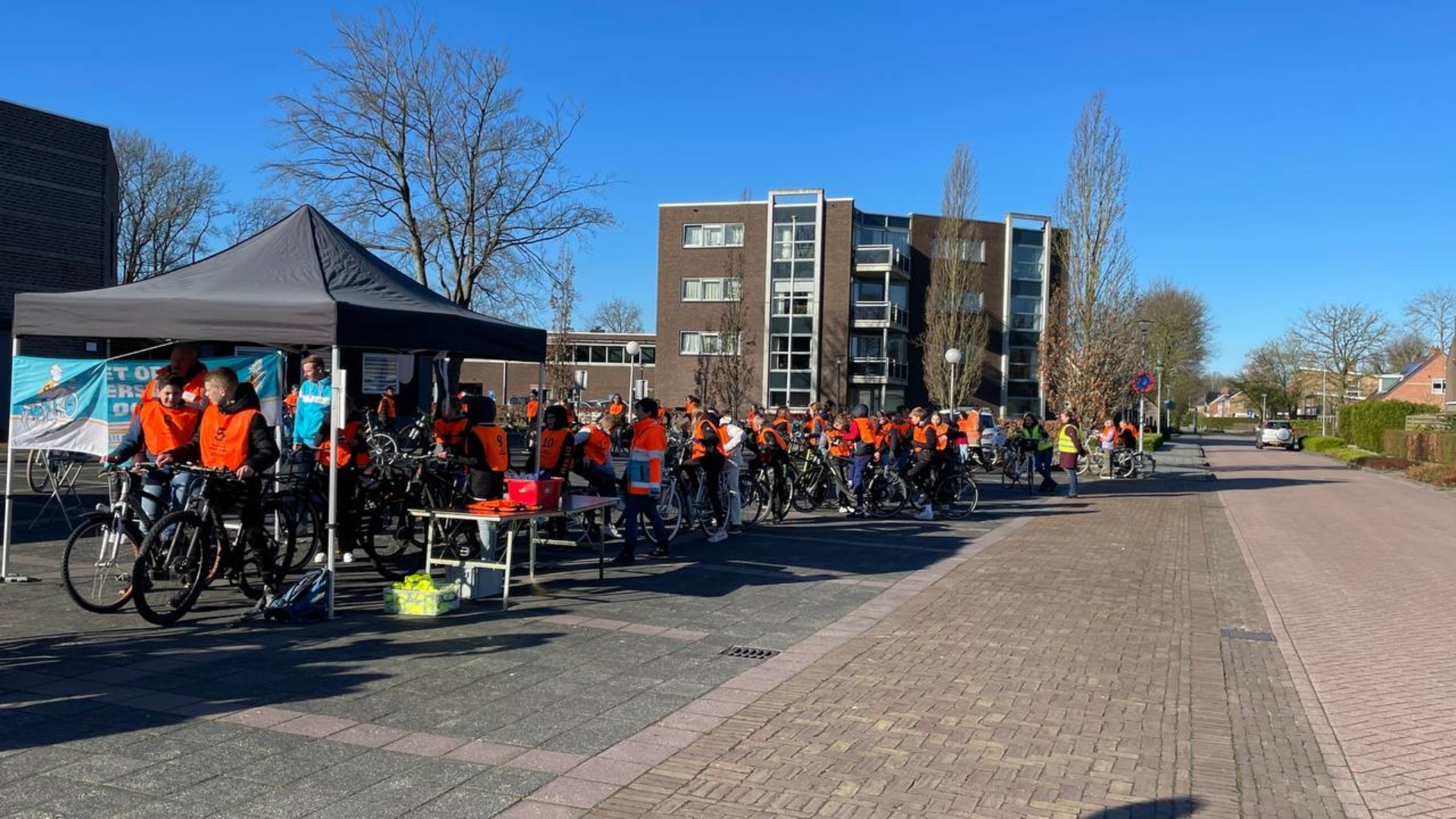 Leerlingen Op De Fiets Voor Het Praktisch Verkeersexamen - RTV Noord