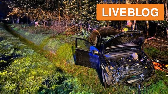 Bestuurder gewond na ongeval • harde klap in Oldebroek. Bestuurder gewond na ongeval • harde klap in Oldebroek.