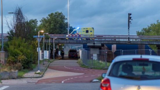 Tiener loopt brandwonden in gezicht op na ontploffing | Kind gewond na aanrijding, auto rijdt door. Tiener loopt brandwonden in gezicht op na ontploffing | Kind gewond na aanrijding, auto rijdt door.