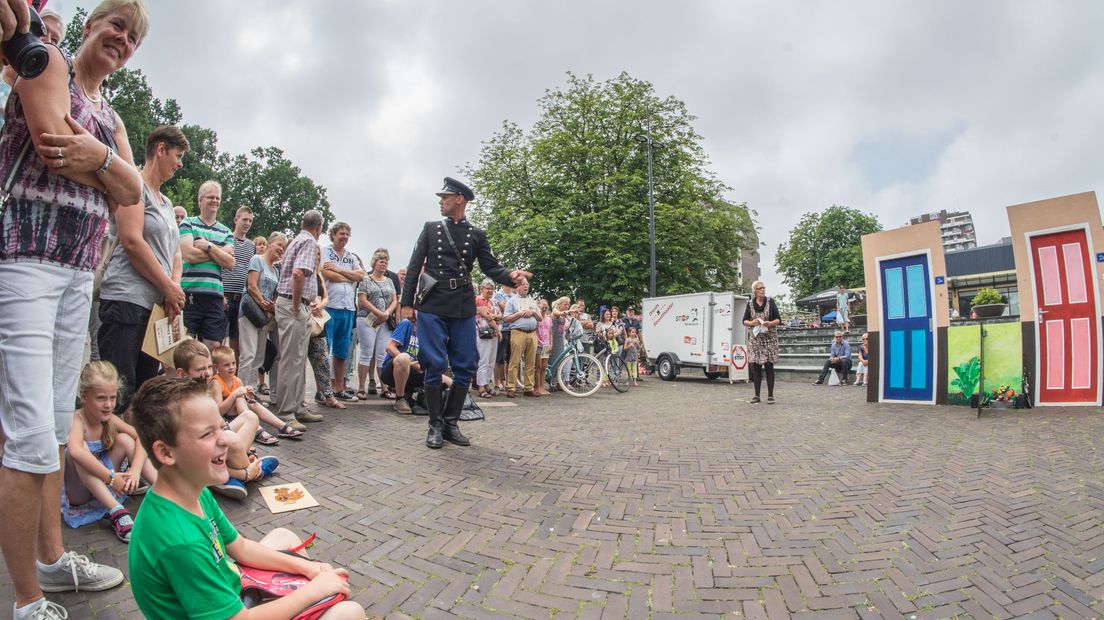 Straattheater in Emmen (Rechten: RTV Drenthe / Kim Stellingwerf)