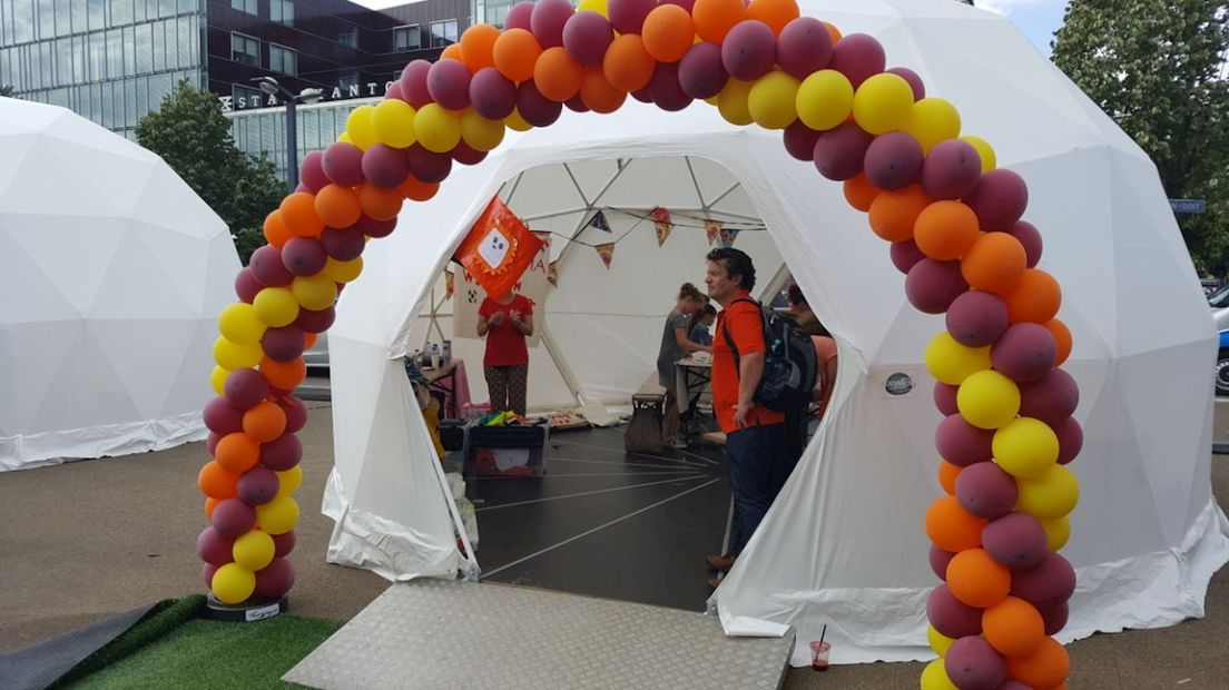 Enschede kleurt oranje