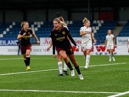 Voetbalsters FC Utrecht winnen opnieuw en gaan aan de leiding: 'Een gouden wissel'