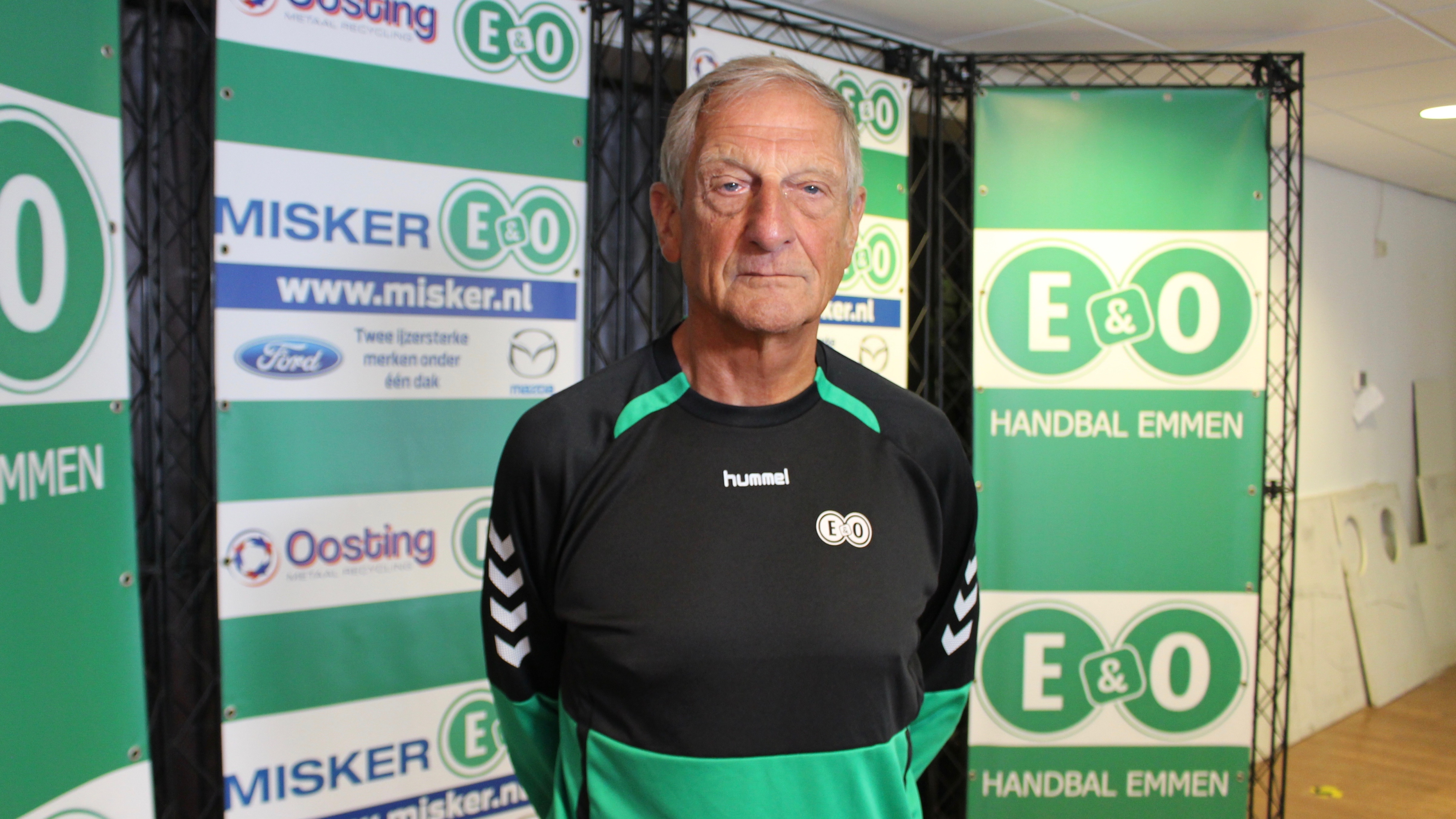 Mister E&O Harrie Weerman (78) keert nog maar weer eens terug bij oude liefde