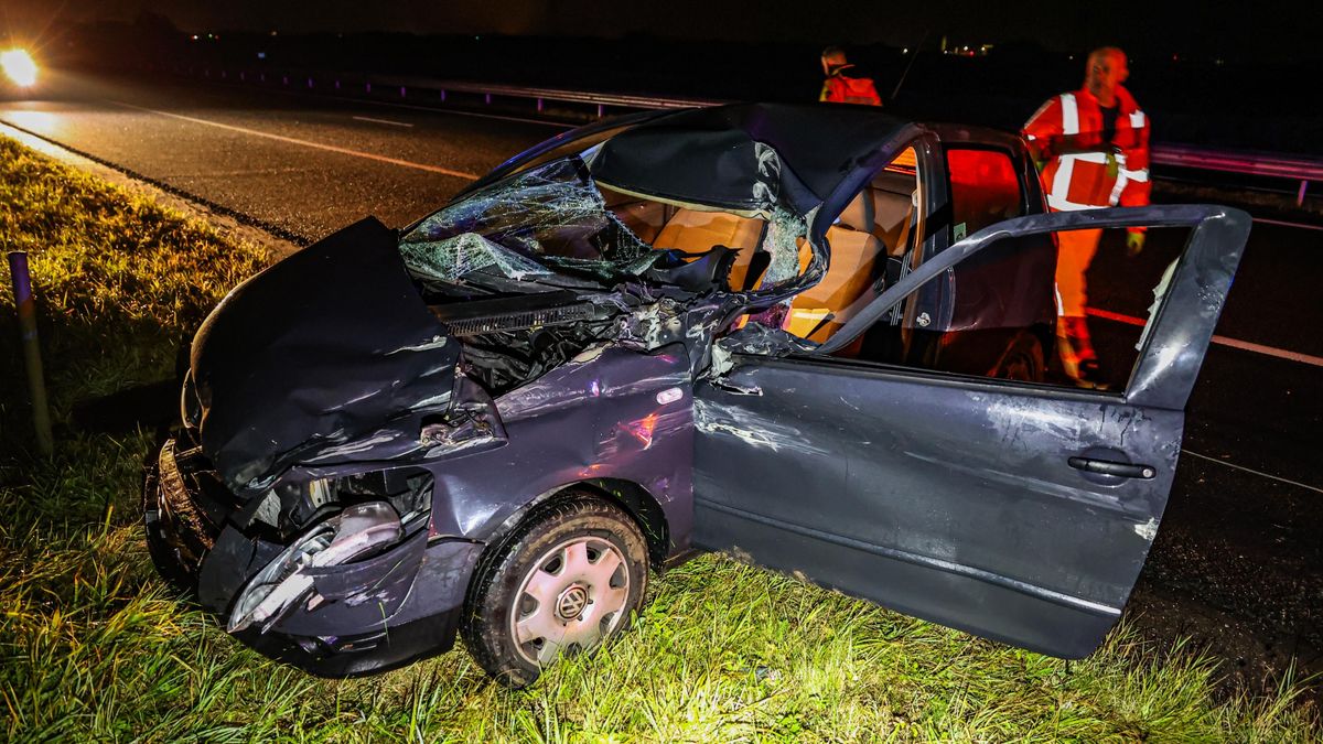 Auto botst op vrachtwagen op A32 bij Haskerdijken | Automobilist aangehouden in Lemmer