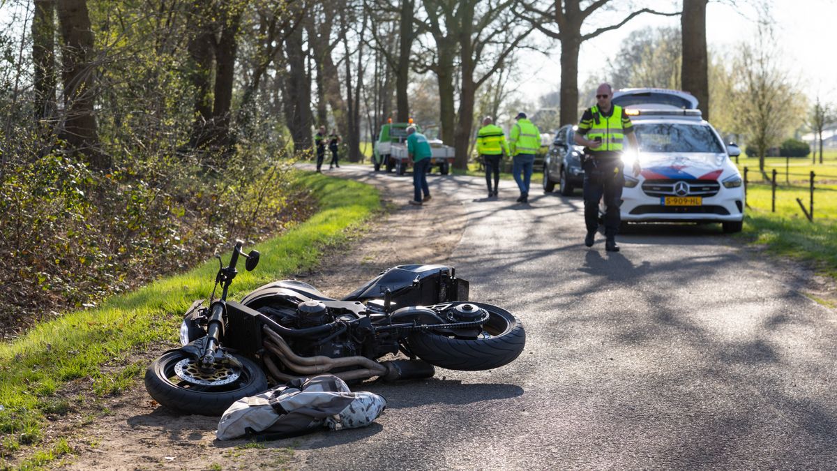 112 Nieuws: N377 tussen Dedemsvaart en Slagharen dicht | Motorrijder gewond na ongeval bij Dalfsen