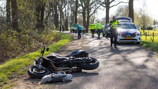 Motorrijder gewond na ongeval bij Dalfsen. Motorrijder gewond na ongeval bij Dalfsen.