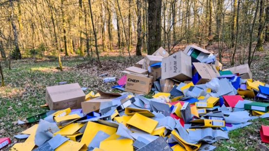 Afval gedumpt op landgoed | Ongeluk A12 bij Nieuwegein. Afval gedumpt op landgoed | Ongeluk A12 bij Nieuwegein.