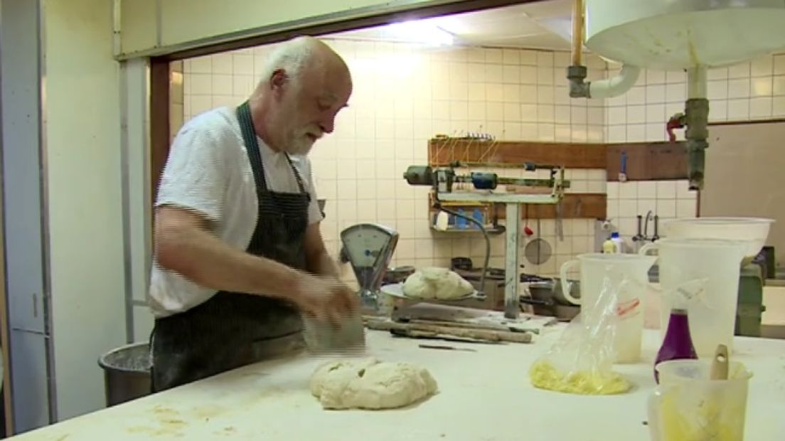 Bakker Stuurwold kneedt z'n laatste deeg (Rechten: Marjolein Knol / RTV Drenthe)