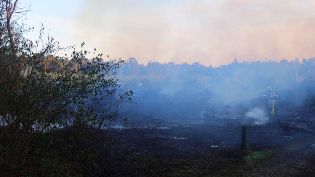 Natuurbrand bij Venebrugge