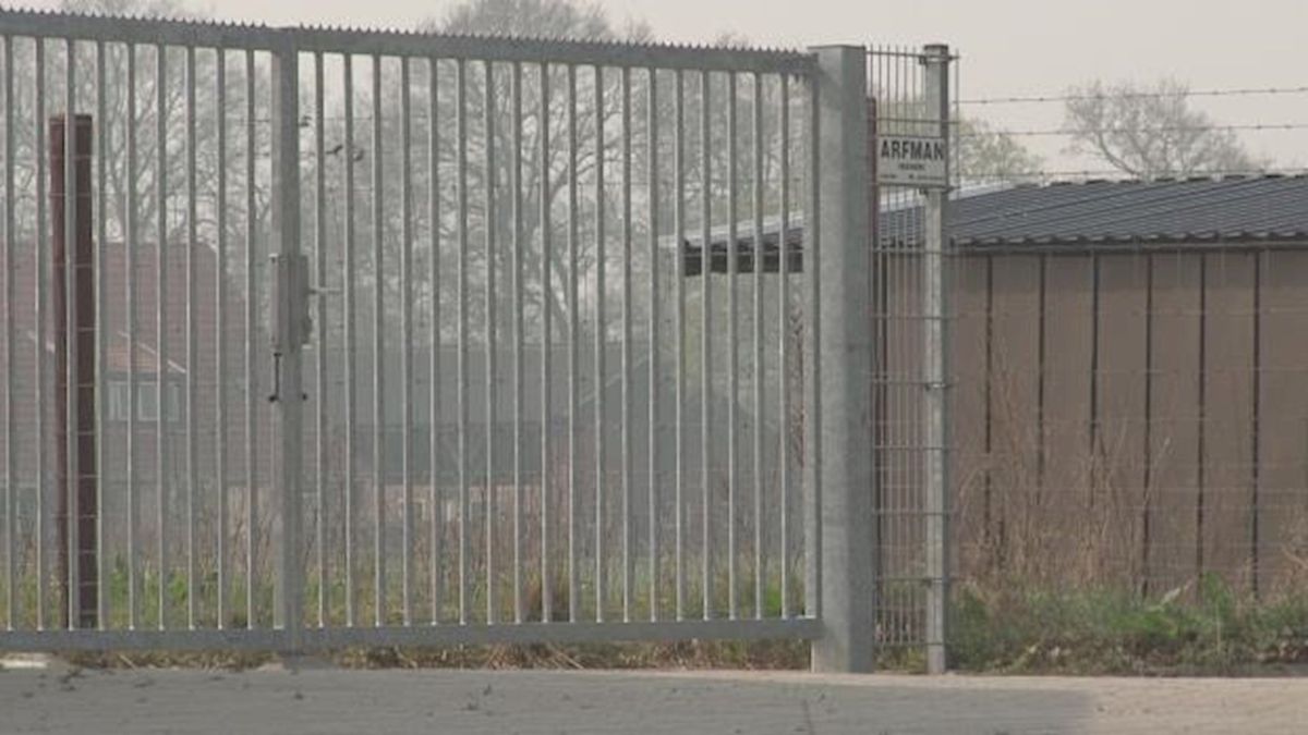 NVWA sluit veeverzamelcentrum in Daarle, eigenaar is boos