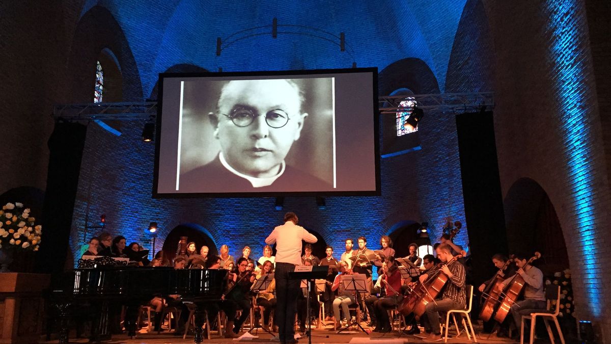 Grubbenvorst herdenkt pastoor Vullinghs met requiem