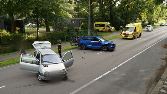 Drie gewonden bij auto-ongeluk • steekpartij in Nijmegen. Drie gewonden bij auto-ongeluk • steekpartij in Nijmegen.