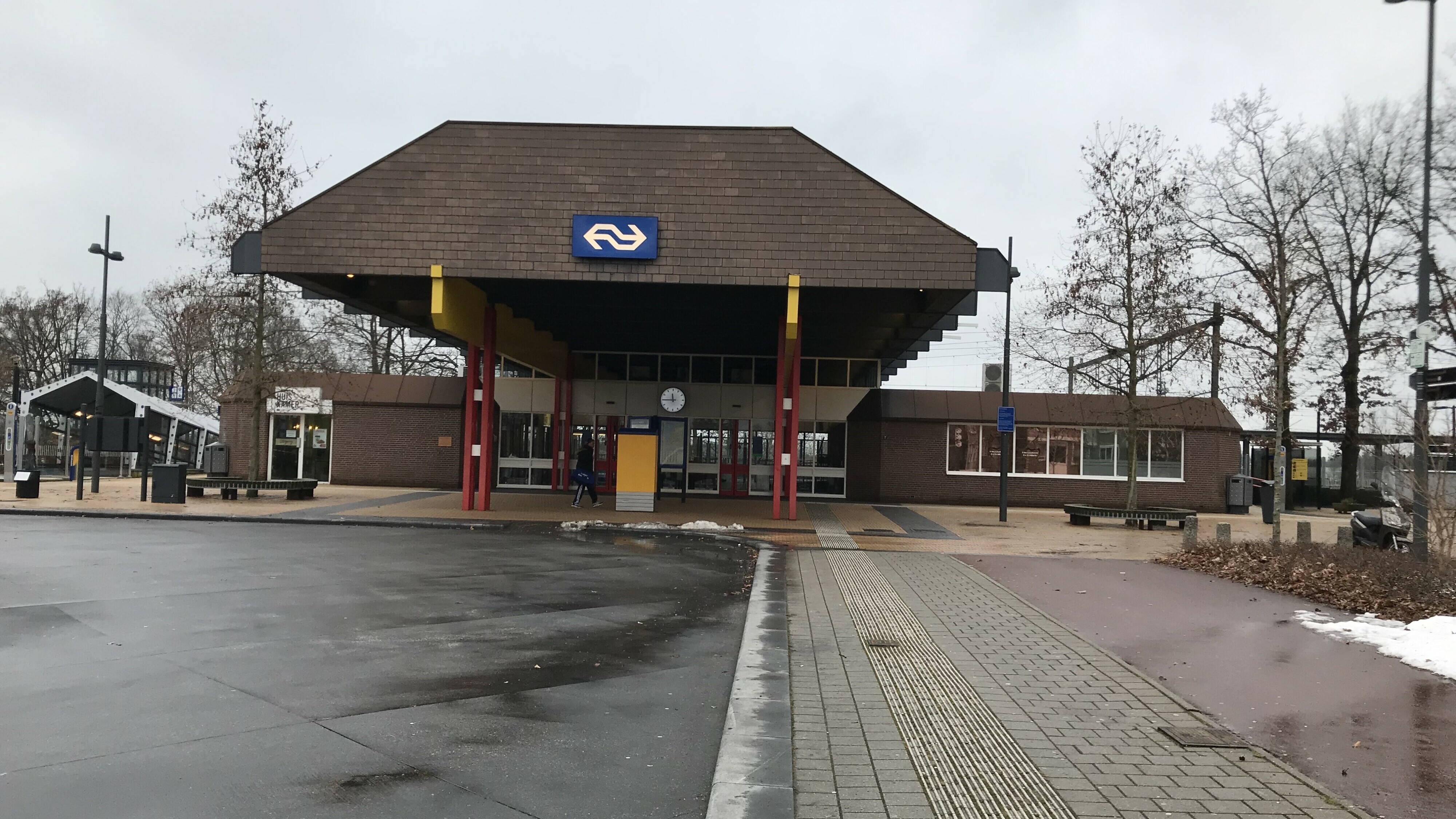 Geen treinen tussen Hoogeveen en Assen dit weekend: bussen zorgen voor langere reistijd