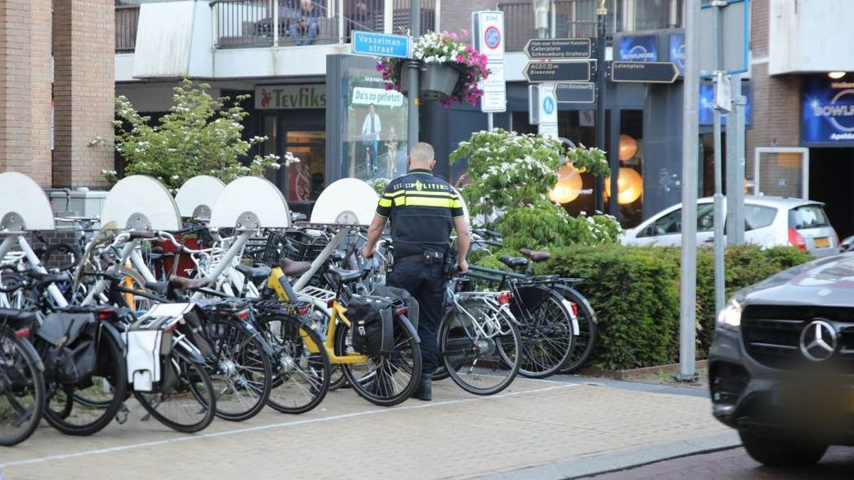 Fietser gewond bij aanrijding in Apeldoorn, bestuurder aangehouden