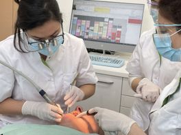 Ria hartstikke blij met gratis tandartsconsult: 'Ik kan de tandarts niet meer betalen'