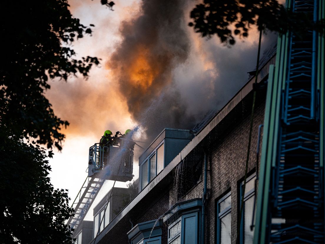 Voor zover bekend raakte niemand gewond bij de brand.