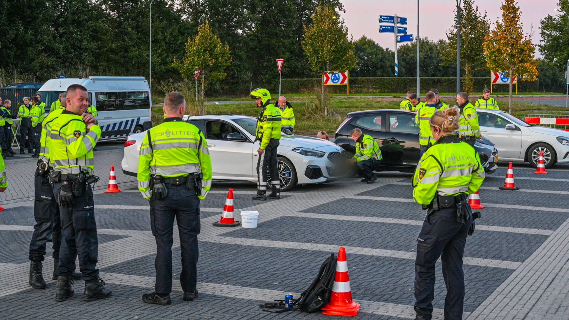 112-nieuws: Brandweer houdt oefening bij bioscoop • 100.000 euro geïnd na verkeerscontrole Leek