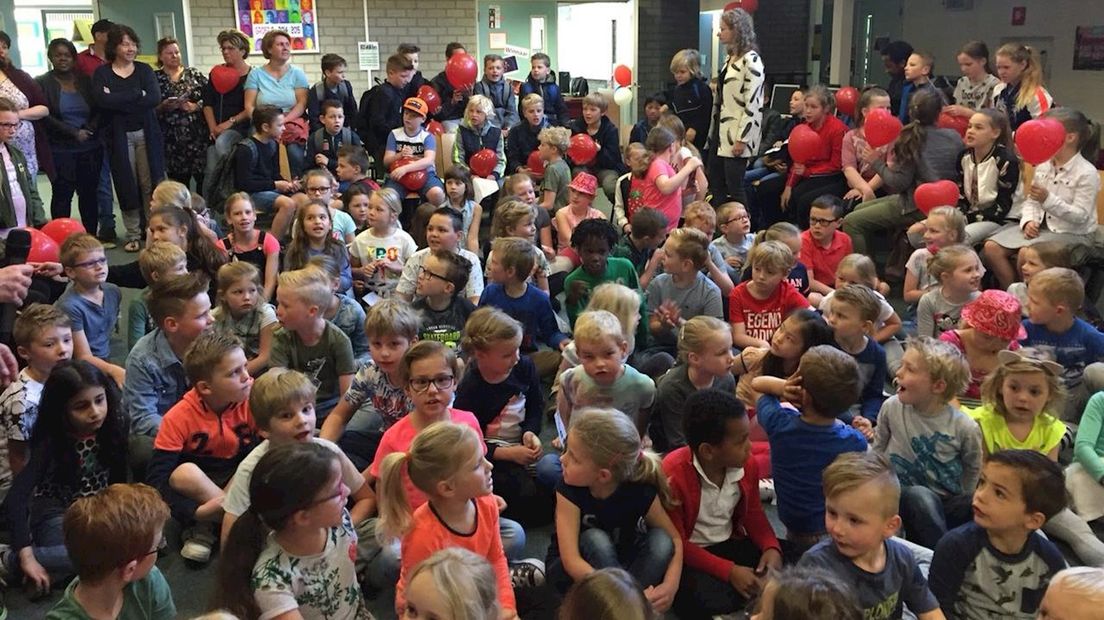 School zet Voice Kids-winnaar Yosine in het zonnetje