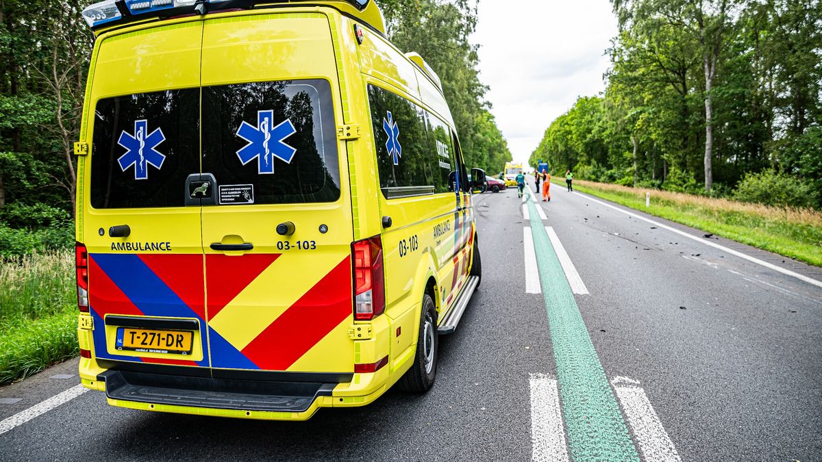 Ongeluk bij Hooghalen, vier personen naar het ziekenhuis