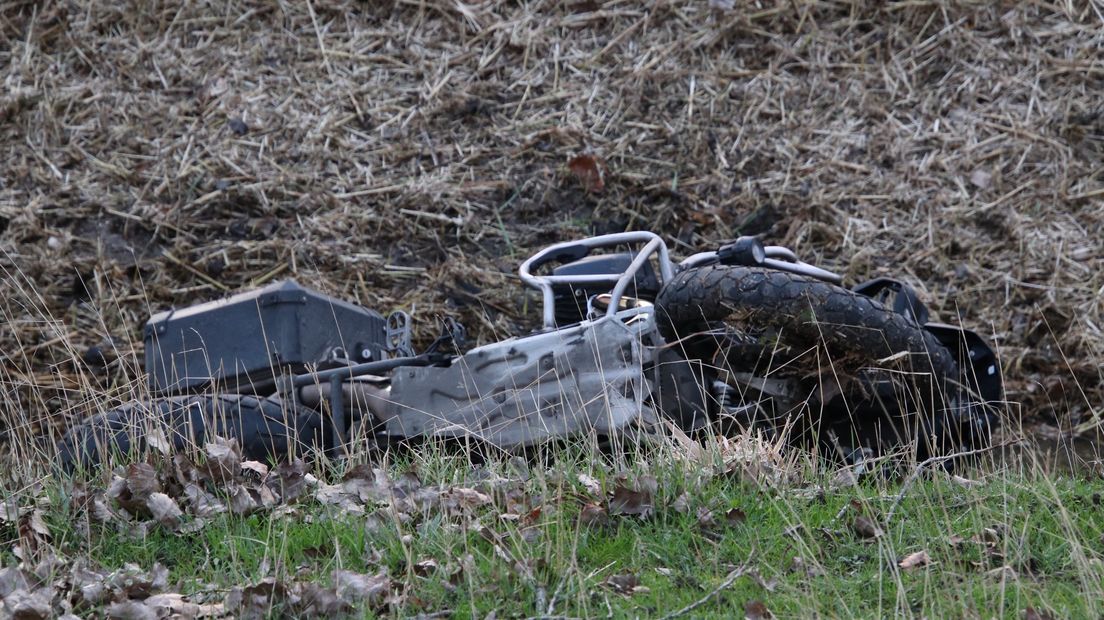 Motorrijder belandt in sloot langs Sloeweg Noord