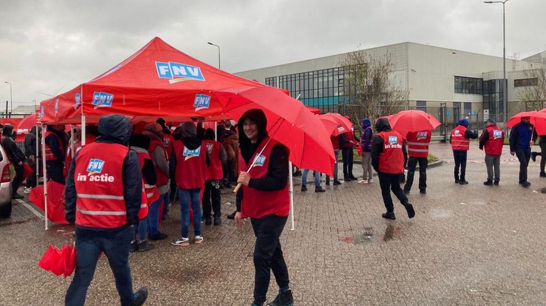 Staking bij het Albert Heijn distributiecentrum in Geldermalsen.