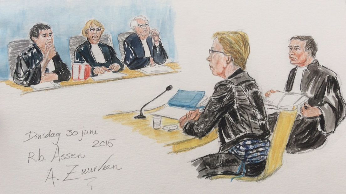 Bieuwke O. tijdens de rechtszaak (tekening: Annet Zuurveen)