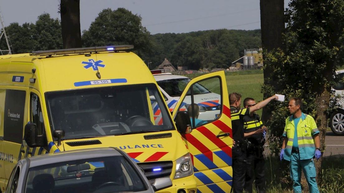 Man overleden na aanrijding met vrachtwagen