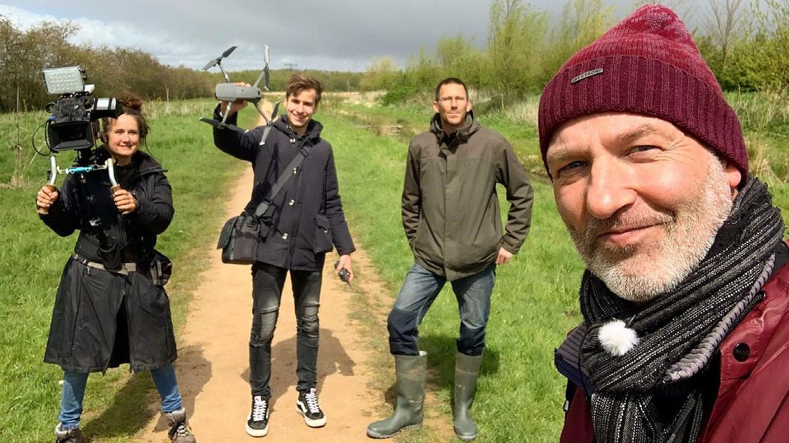 Eddy met Jan Degenaar, droner Erik Carrier en regisseur Nathalie Ringrose