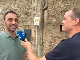 Frank Stout en Dennis Kranenburg brachten een bezoekje aan het standbeeld van de Leeuw in Girona