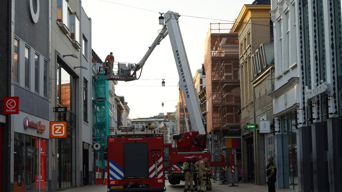 De brandweer in actie in de Herestraat