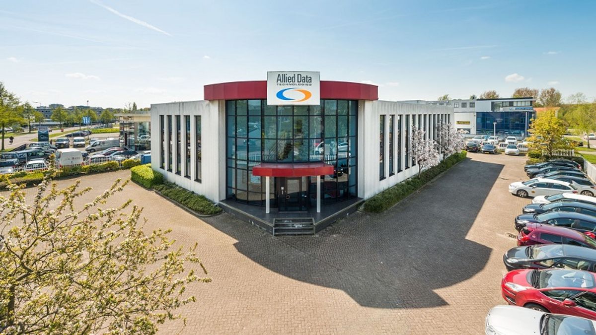 Te Koop Spijkenisse Pascalweg 1 / Representatief bedrijfs