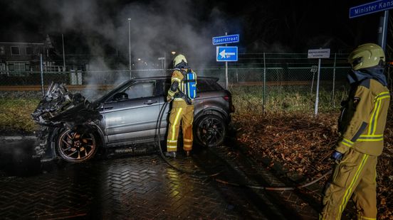 Auto brandt uit in Emmen Nieuws