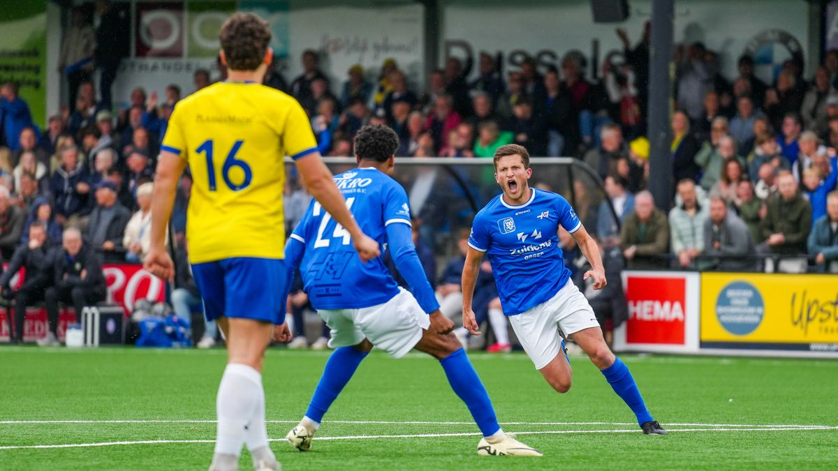 Hoogeveen promoveert naar derde divisie na spannend slot in kampioenswedstrijd