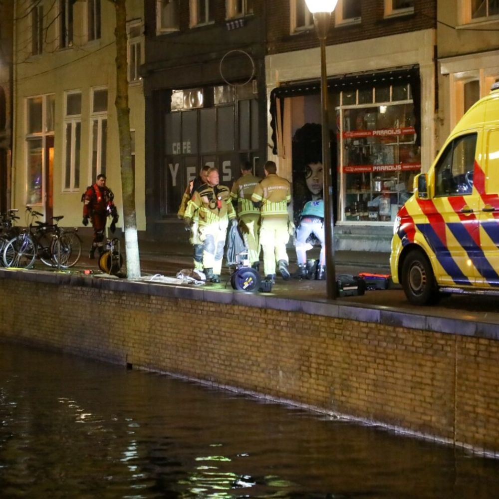 Brânwacht hellet man út Ljouwerter stedsgrêft | Ien persoan ferstoarn ...