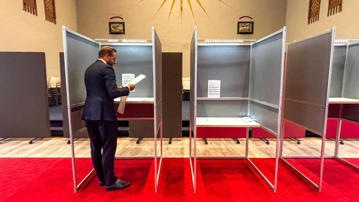 Hugo de Jonge stemt voor het eerst in Zeeland • Ongeveer helft Zeeuwen stemde voor 16.00 uur