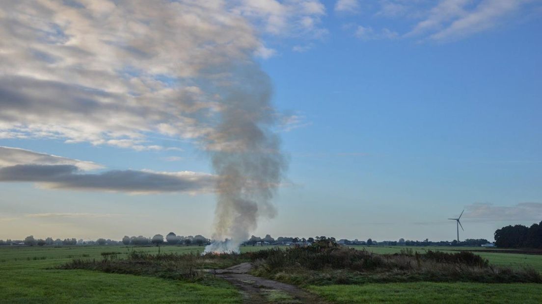 Brandafval in brand in Zuidveen