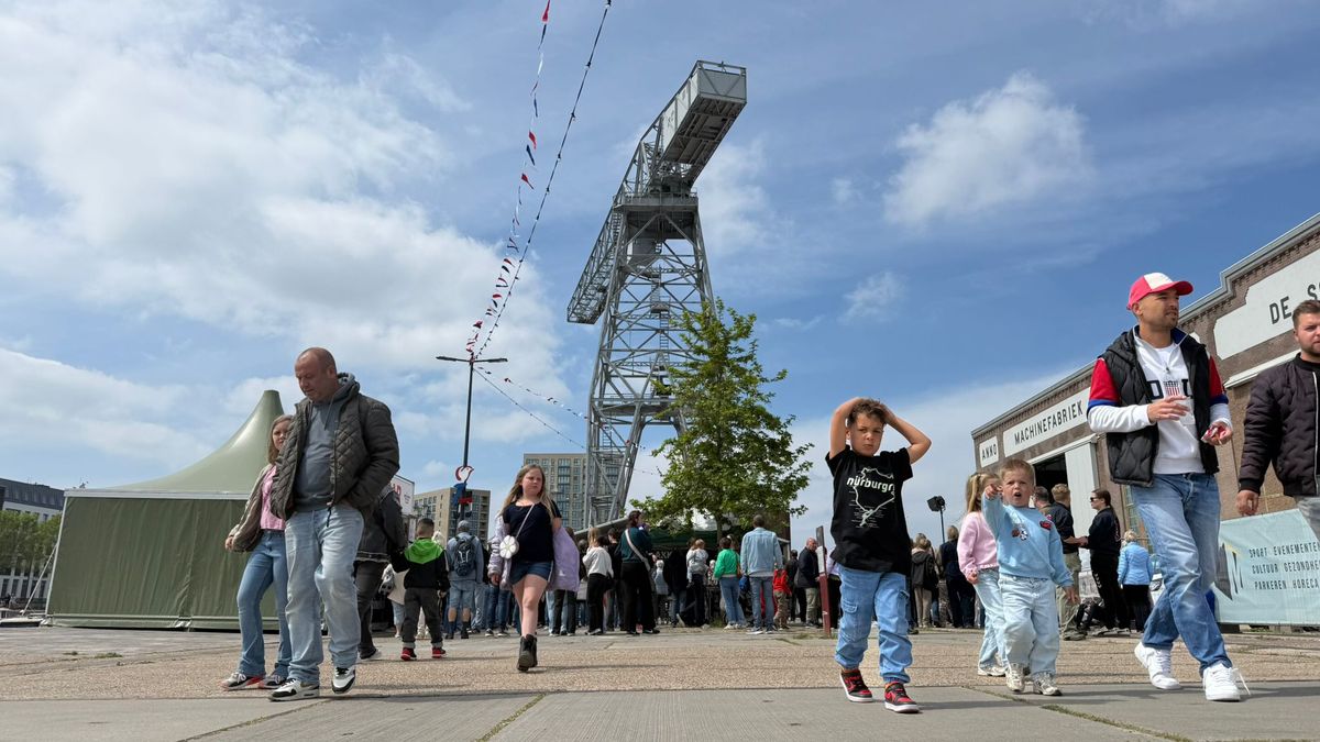 Drukte bij de Kids Area op Bevrijdingsfestival • Hardlopers Bevrijdingsvuur bij Yerseke