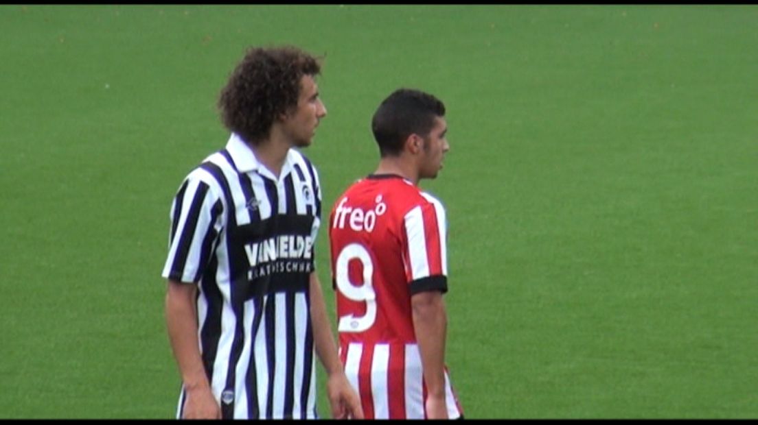 Achilles'29 heeft de eerste wedstrijd van het seizoen met 2-0 verloren van Jong PSV.