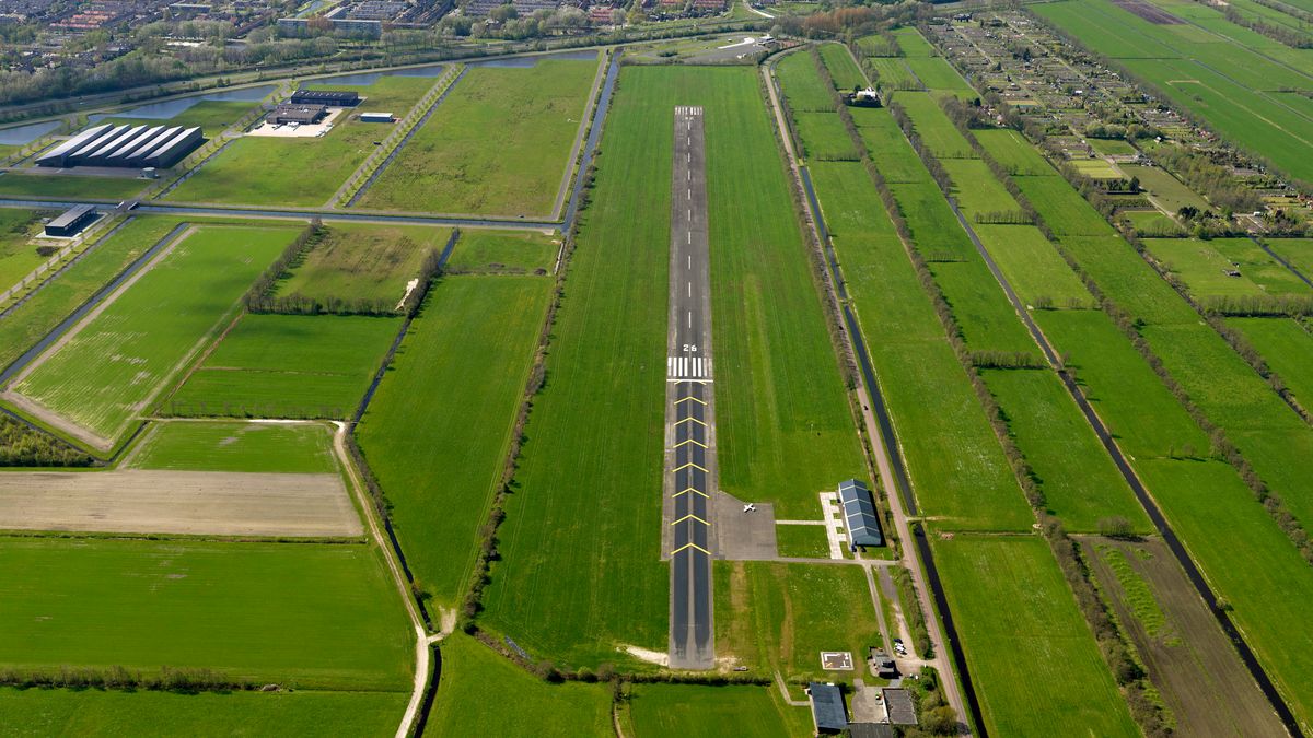 Nog geen duidelijkheid over bouw van hangarwoningen op vliegveld Drachten