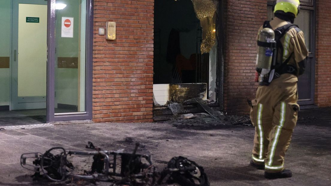 Bij een brand liep een verpleeghuis in Wateringse Veld forse schade op