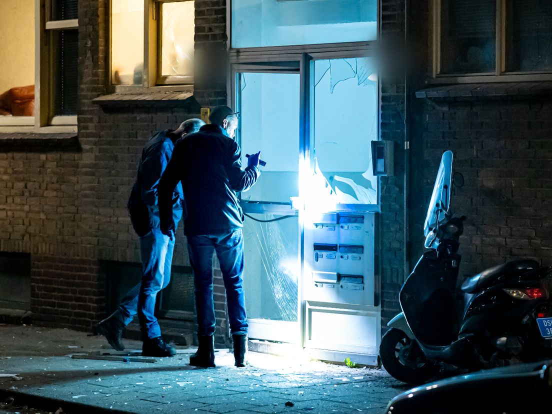 Onderzoek na explosie bij woning Urkersingel Rotterdam