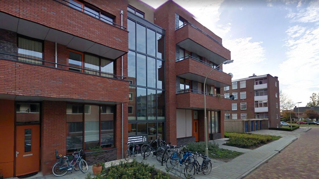 De verdachte heeft de huur van zijn woning in Hoogezand opgezegd.