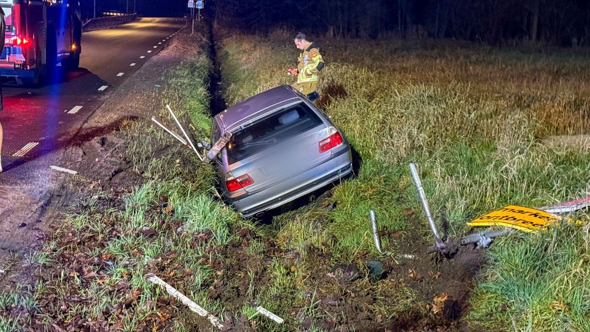 112 Nieuws: Stroomuitval in Diepenheim | Auto's de sloot in bij Enschede en Enter