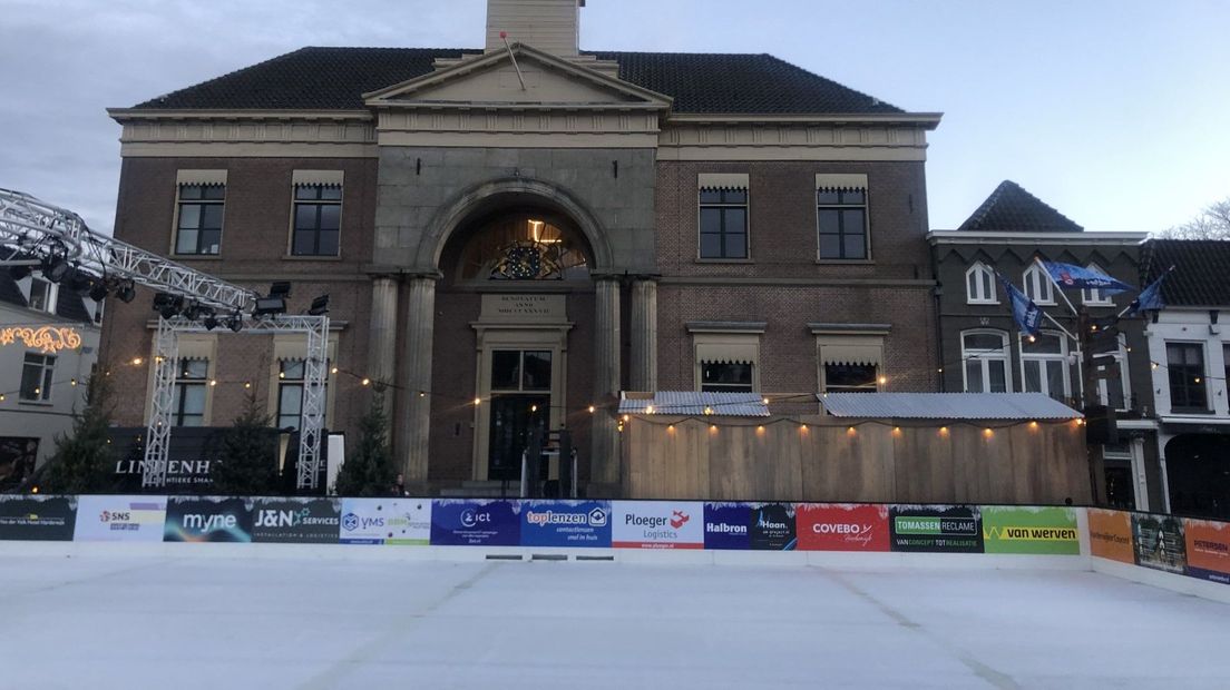 De ijsbaan van Harderwijk is er klaar voor