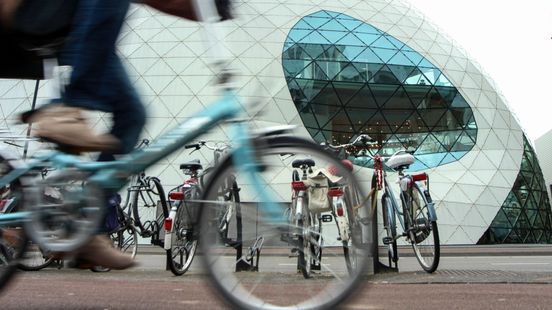 Hier is het levensgevaarlijk als je op de fiets naar school moet