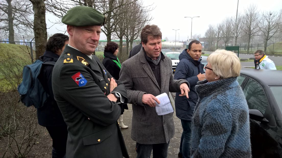 Generaal Martin Wijnen in gesprek in de wijk