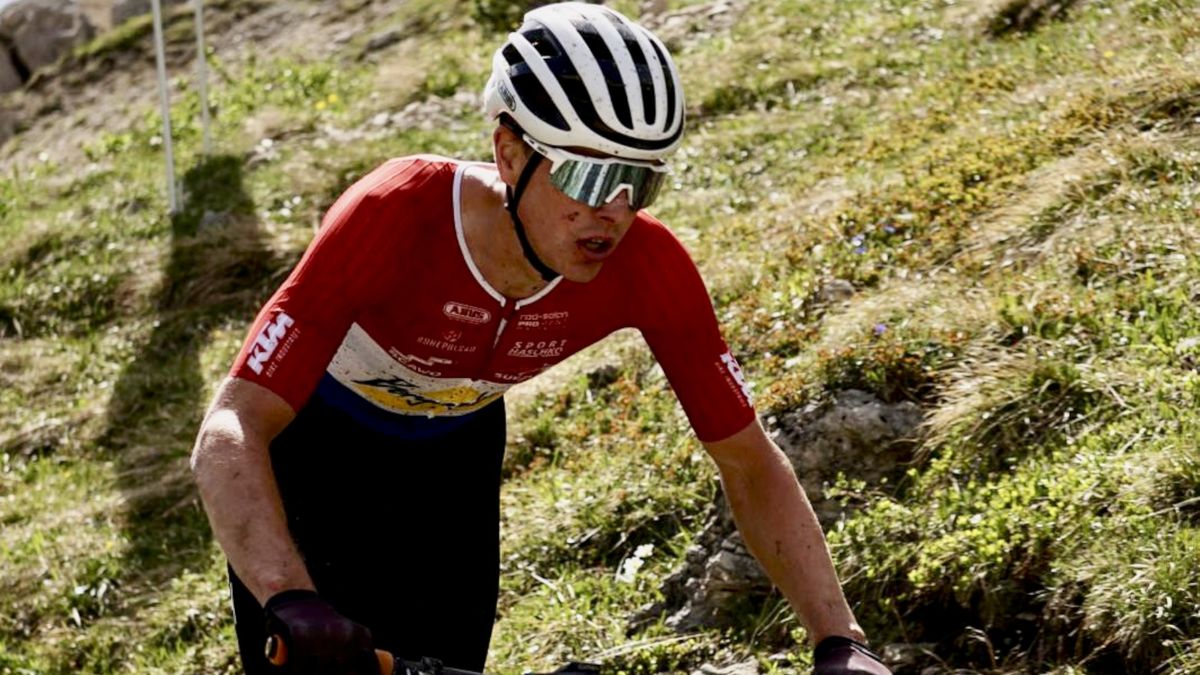 Tim Smeenge uit Assen knap derde in loodzware wereldbeker Dolomieten